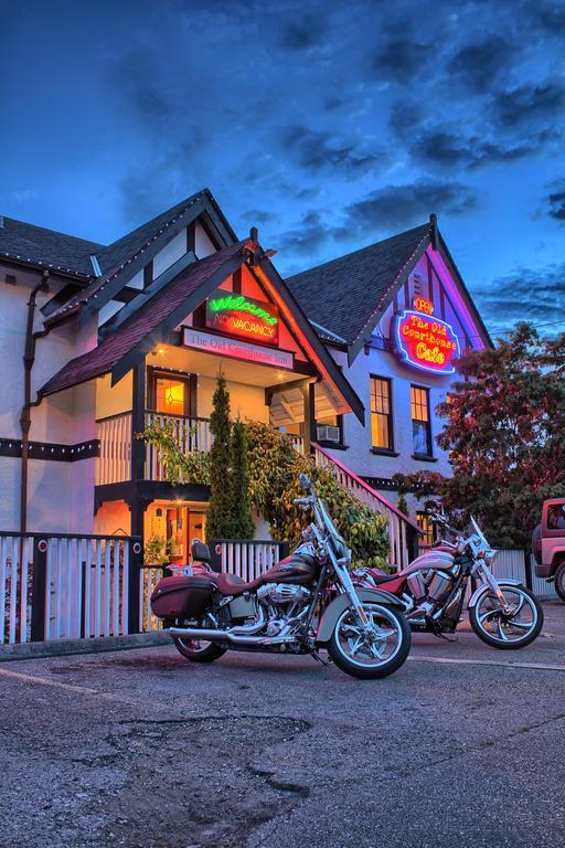 The Old Courthouse Inn Пауэлл-Ривер Экстерьер фото
