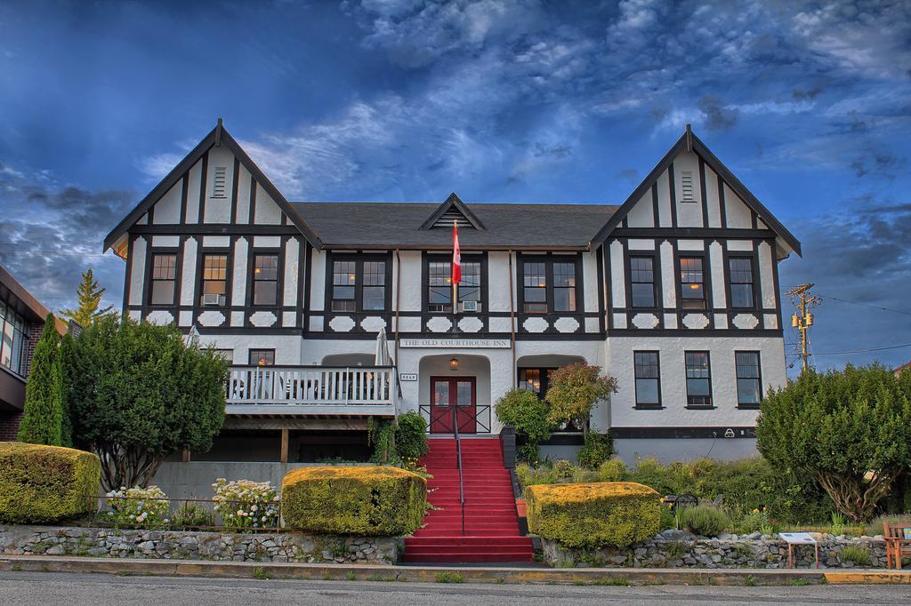 The Old Courthouse Inn Пауэлл-Ривер Экстерьер фото